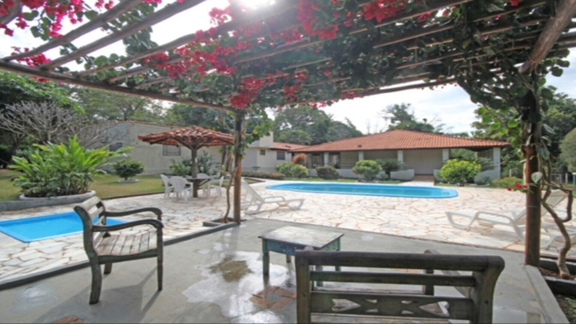 Nook for up to 20 people, swimming pools, wi-fi, air conditioning, 8 minutes from the Thermal Spa.