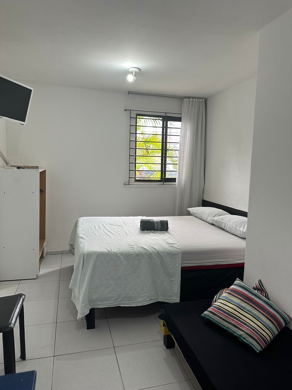 Wi-Fi de cortesia, roupa de cama