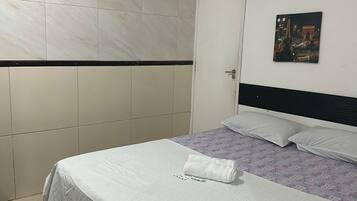 Wi-Fi de cortesia, roupa de cama