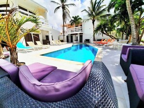 Outdoor pool - 2- Bedroom vacation apartment Aruba, pool,  walking distance to Eagle Beach! (Noord)