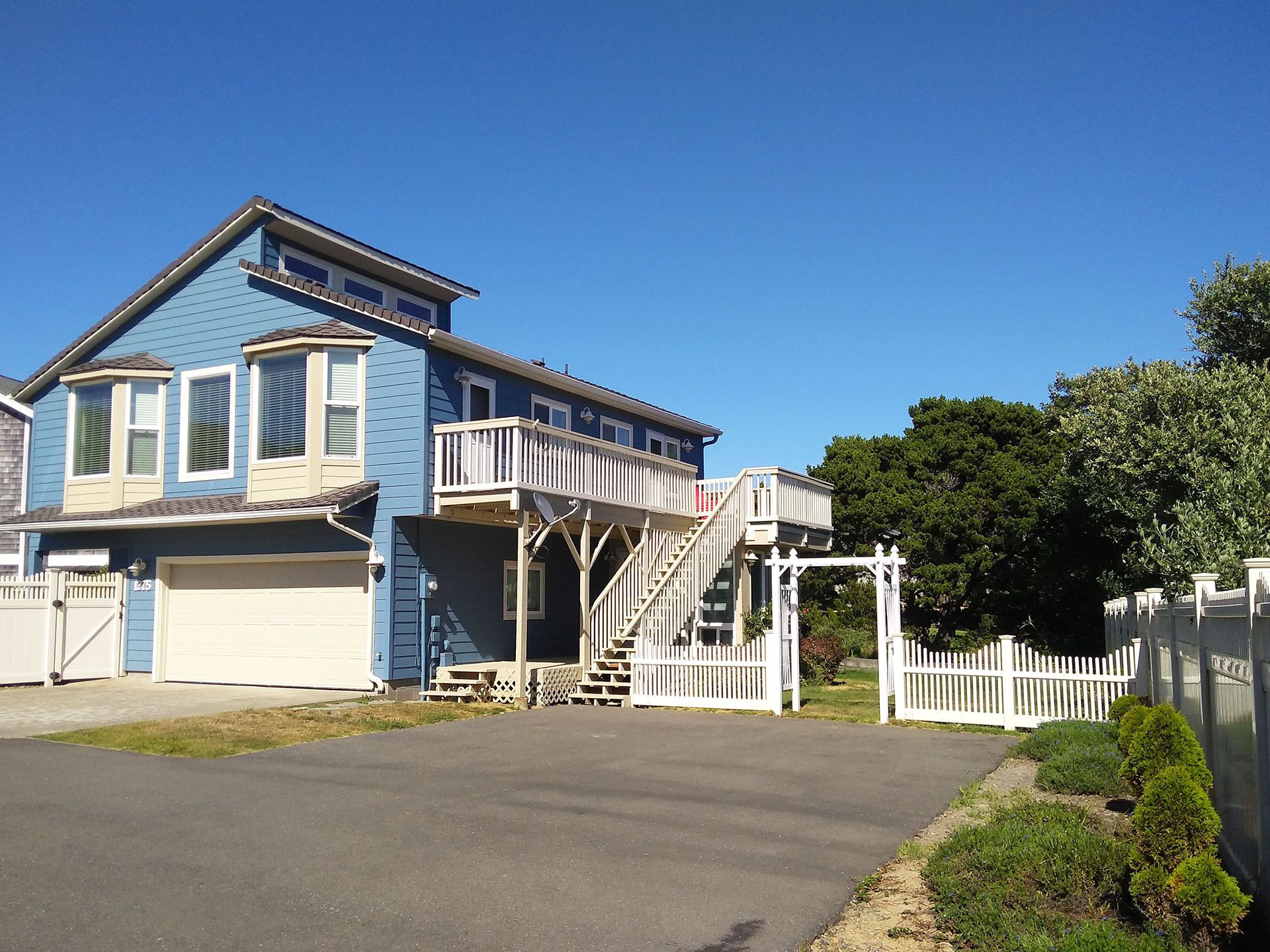 Belo de Rosa: Beautifully remodeled on scenic Beach Loop Road