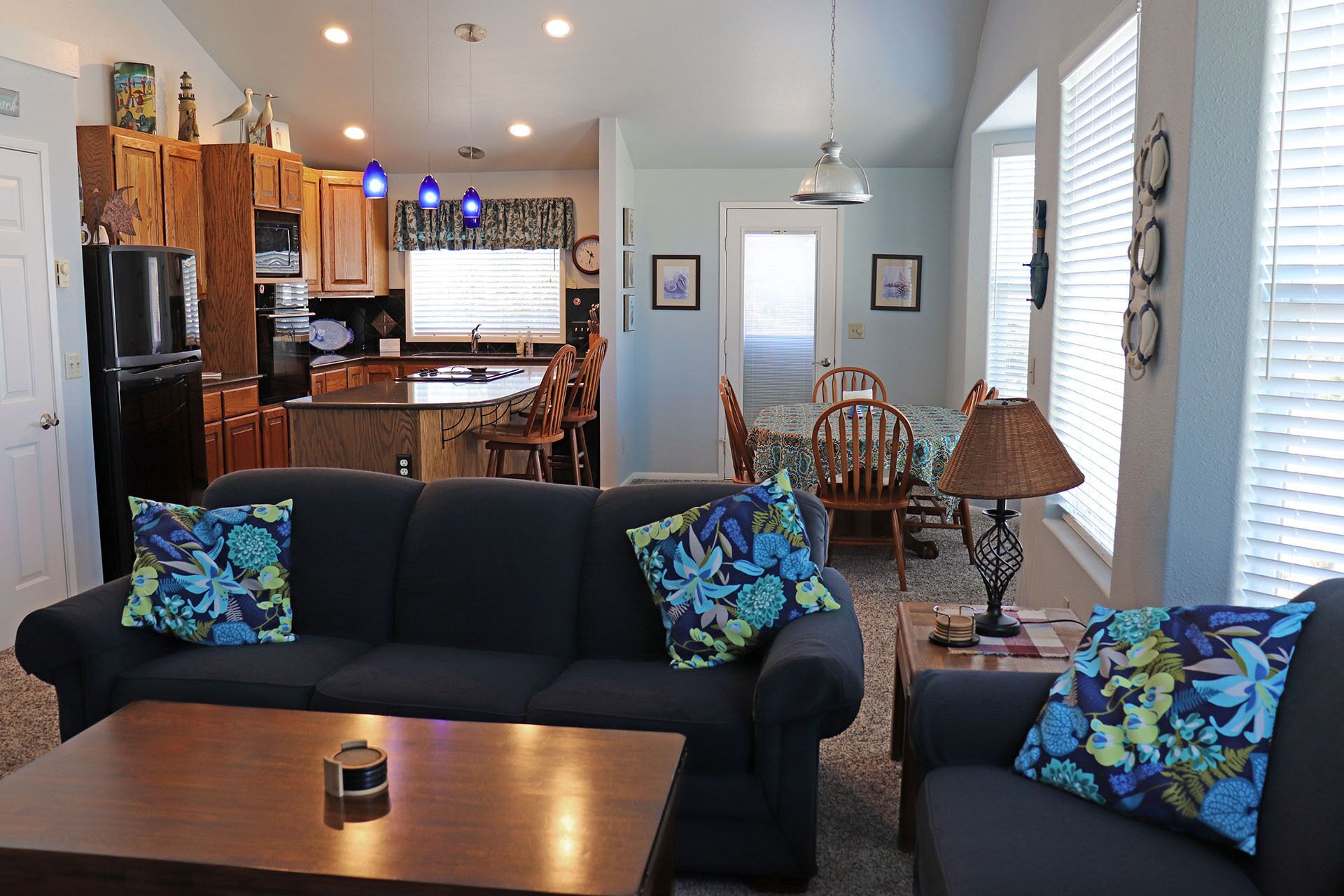 Belo de Rosa: Beautifully remodeled on scenic Beach Loop Road