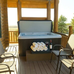 Terrace/patio - Pearadise Peaks* Private Hot Tub, Wifi, 6Br, 3Ba (Island Park)