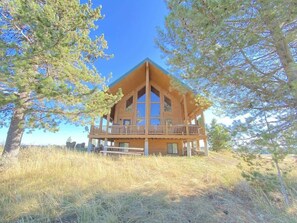 Exterior - Pearadise Peaks* Private Hot Tub, Wifi, 6Br, 3Ba (Island Park)