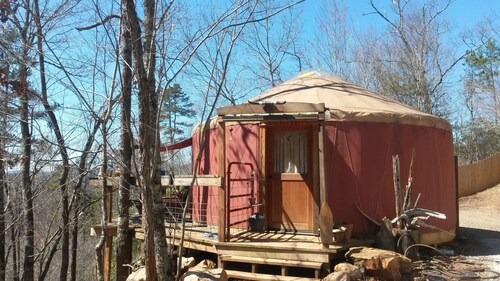 20' Yurt with views , Like a hotel room in the mountains