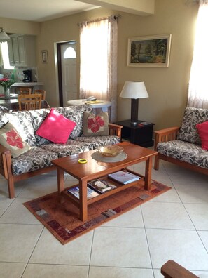 TV, DVD player - EMJAY VILLAS AT MIAMI BEACH AND OISTINS (Enterprise)