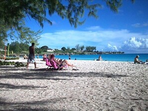 Beach nearby, sun-loungers, beach towels - EMJAY VILLAS AT MIAMI BEACH AND OISTINS (Enterprise)