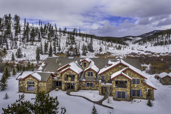 Alpine Villa Exterior