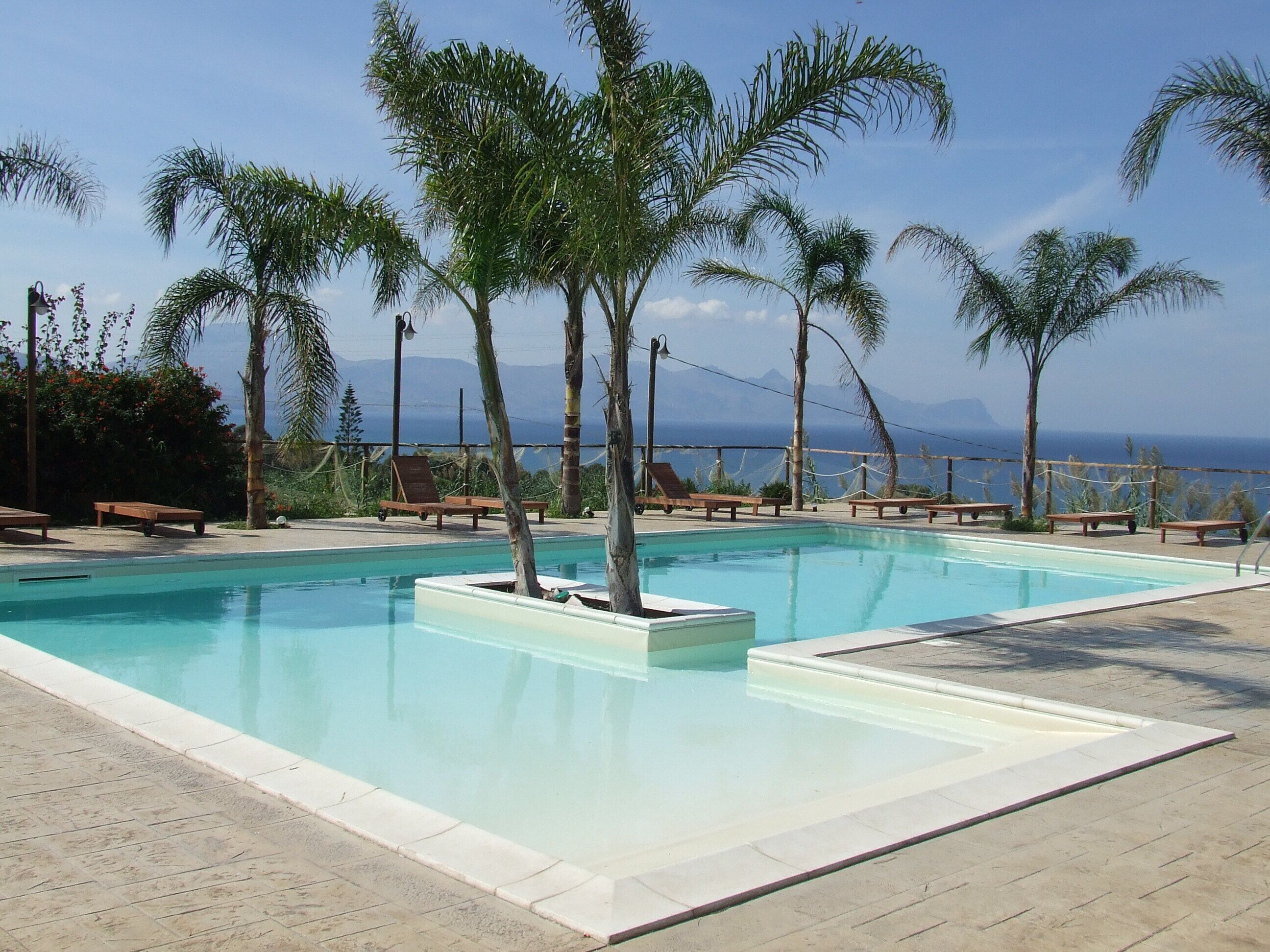 Apartment in residence, with 2 bedrooms - sea view