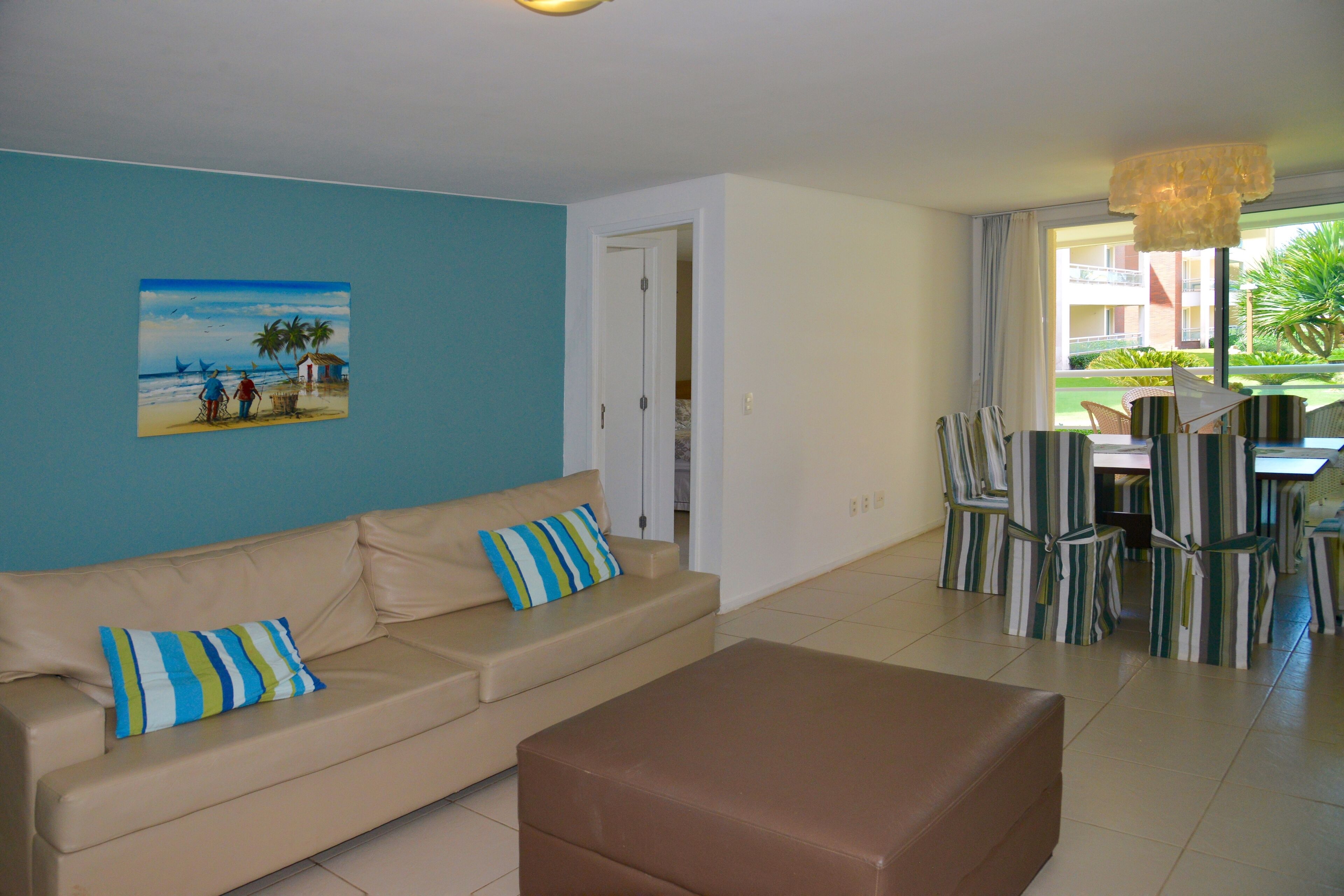 105m² apt on the beach, sleeps 9, 3 bedrooms and 3 bathrooms with pool view