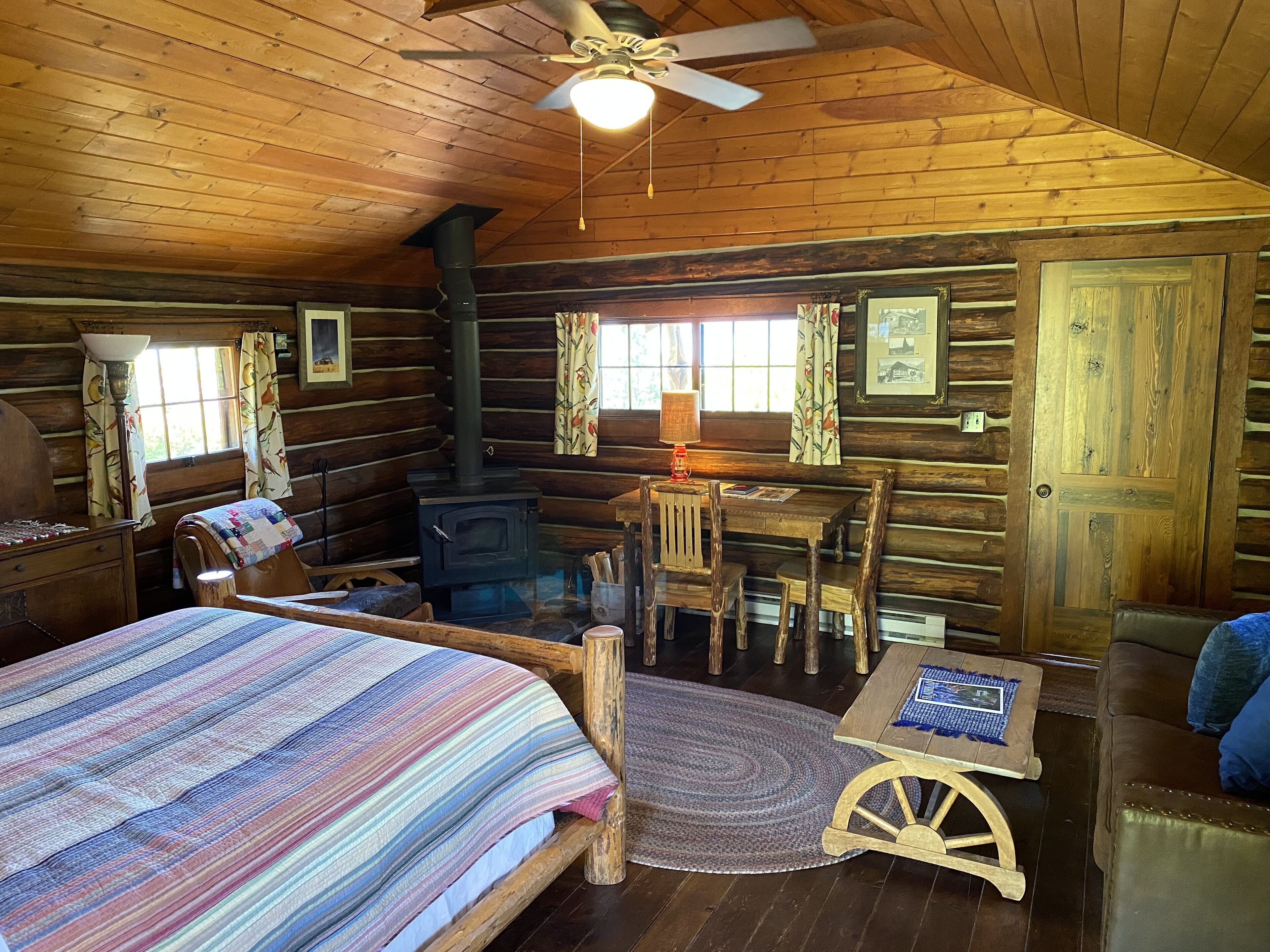 Authentic Montana Log Studio Cabin Overlooking Flathead Lake