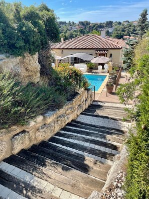 Property grounds - Villa Fiora vacation rental rated 4 stars (Bouches-du-Rhône)