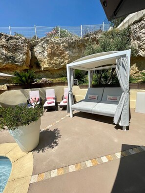 Property grounds - Villa Fiora vacation rental rated 4 stars (Bouches-du-Rhône)