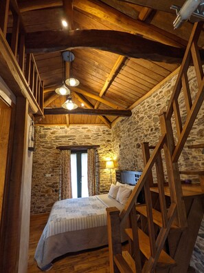 2 soverom, strykejern/-brett, wi-fi (inkludert) og sengetøy