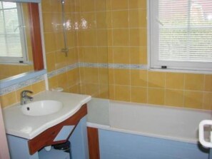 Bathtub, hair dryer - House - 4 rooms - 8 persons (Quend)
