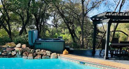Botanical & Wildlife Paradise w/POOL & HOT TUB!