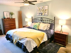 3 bedrooms, iron/ironing board, WiFi, bed sheets - Botanical & Wildlife Paradise w/POOL & HOT TUB! (San Antonio)