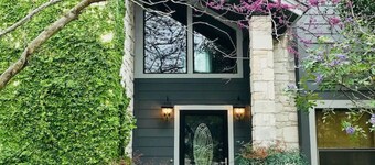 Botanical & Wildlife Paradise w/POOL & HOT TUB!