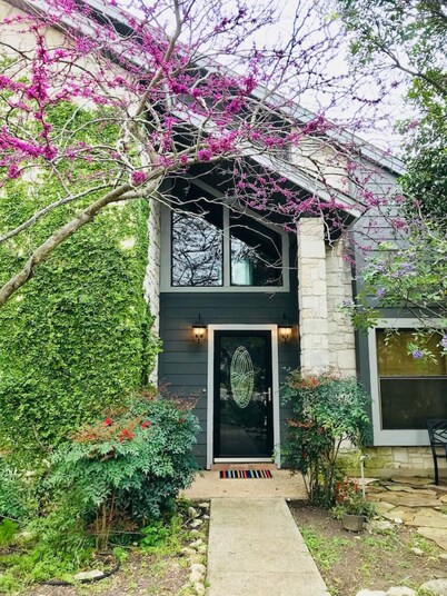 Botanical & Wildlife Paradise w/POOL & HOT TUB!