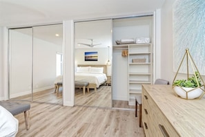 1 slaapkamer, een strijkplank/strijkijzer, wifi, beddengoed