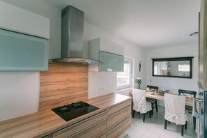 Fridge, oven, dishwasher, coffee/tea maker - Nice place with everything you need (Sukošan)