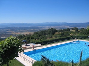 Pool - 16C Manor Cottage, superb views, Birdwatching Centre, sets in a mountain village (Cabezabellosa)