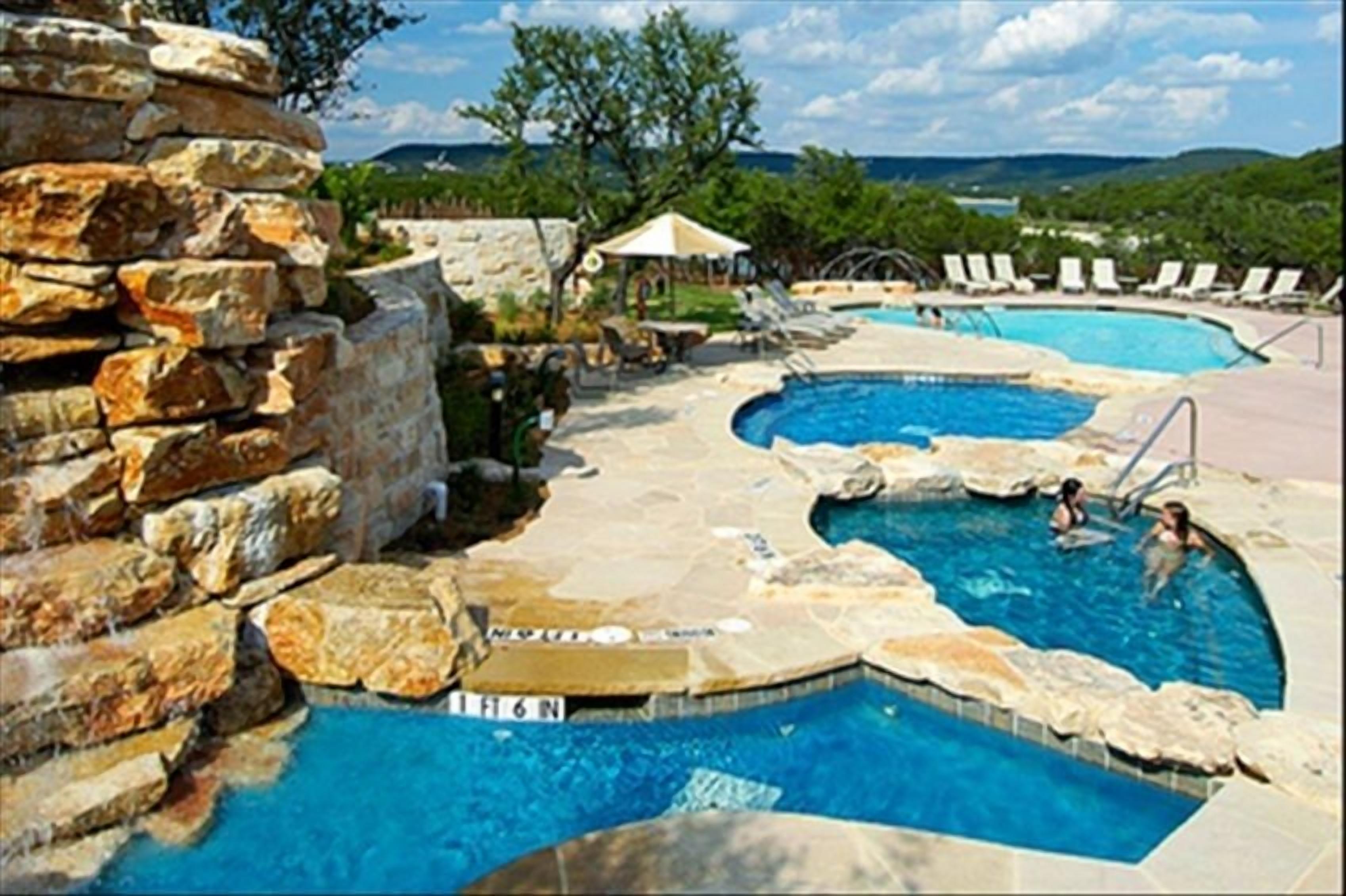 3 BR/2 BA Villa Hollows Luxury Resort/ Lake Travis