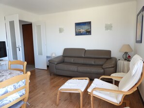 TV, DVD player, stereo