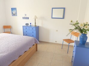 2 slaapkamers, een strijkplank/strijkijzer