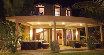 Superb Villa - Pool / tropischen Garten / wireless / tägliche Reinigung / Strand 2 Stufen