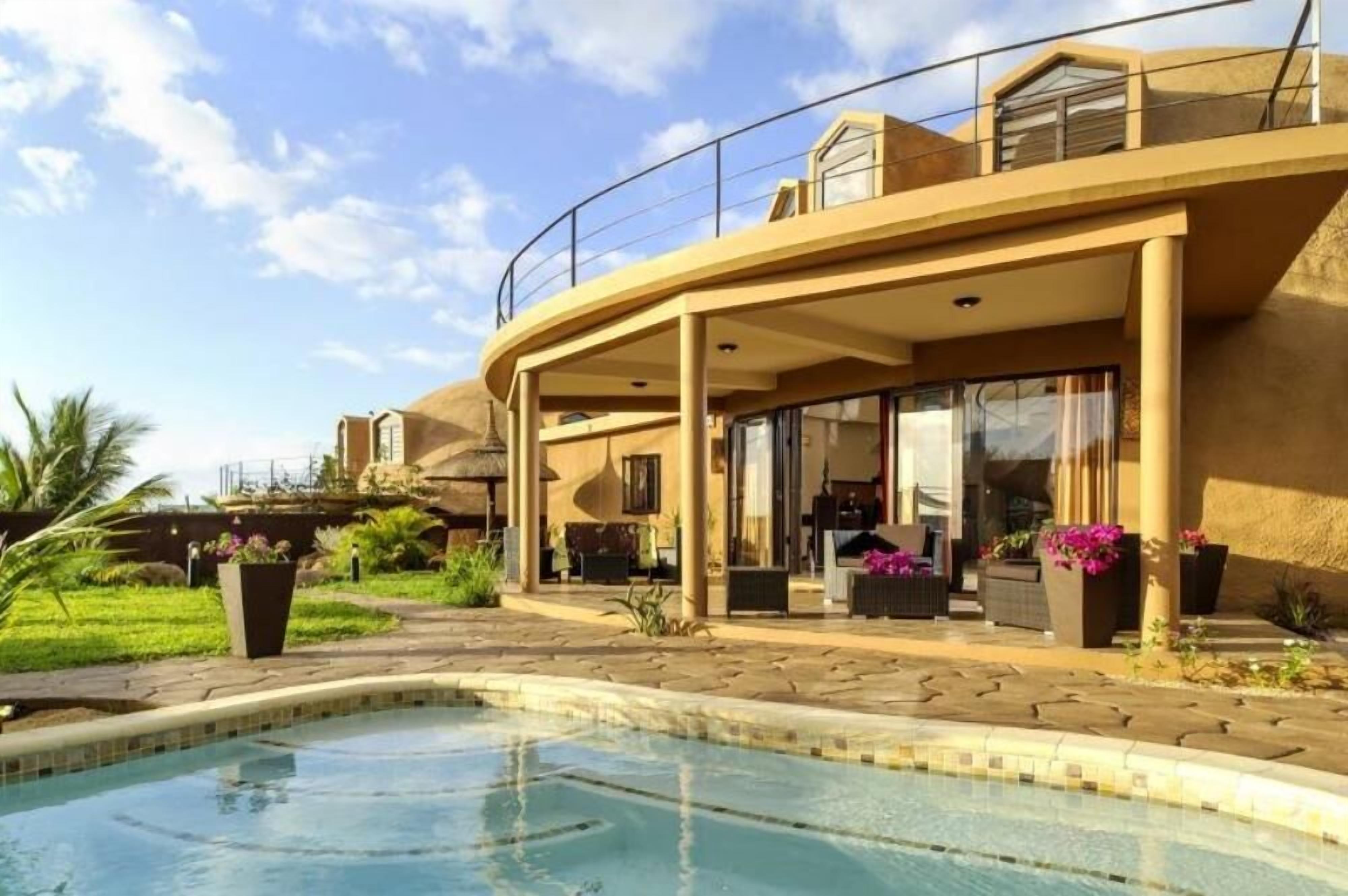 屋外プール、温水プール