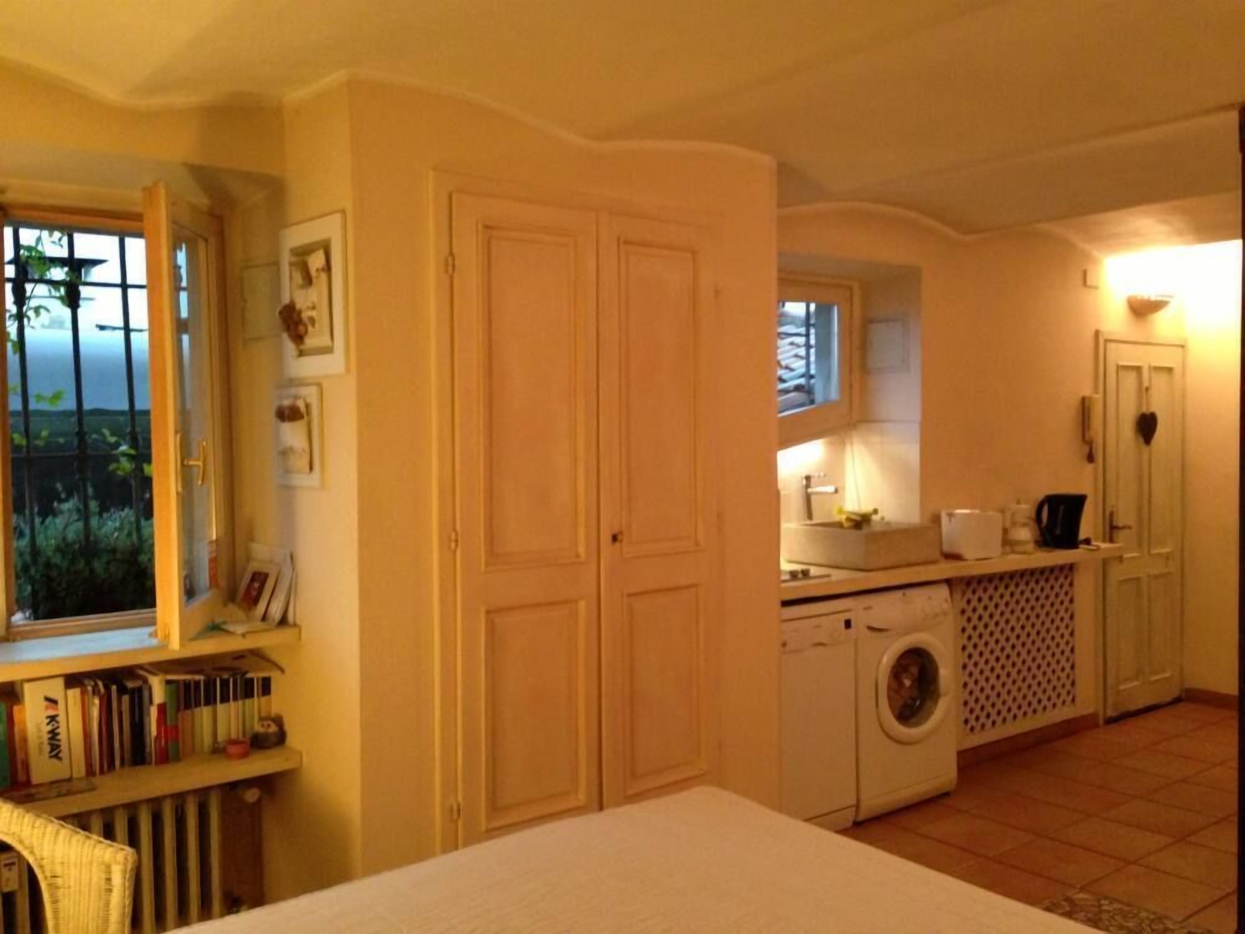 studio apartment with terrace to 360 ° of the city