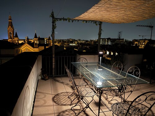 studio apartment with terrace to 360 ° of the city