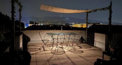 studio apartment with terrace to 360 ° of the city