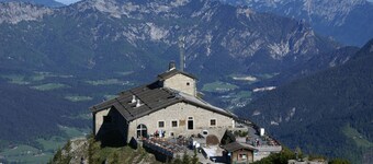 large non-smoking apartment for 2-4 people, unobstructed mountain views