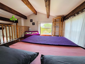 3 bedrooms, iron/ironing board, free WiFi, bed sheets