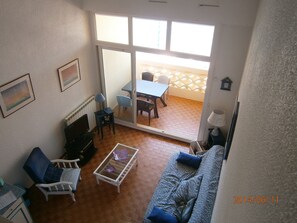 TV, DVD player - apartment T3 in safety residence (Agde)