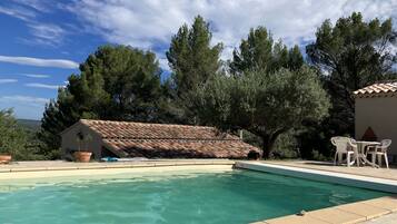 Piscine extérieure, piscine chauffée