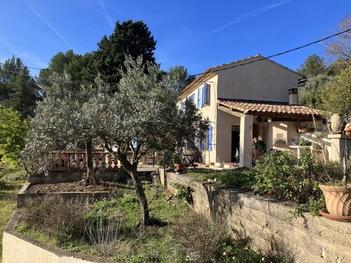 Charming country house in the Provencal countryside among vineyards and olive trees