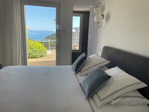 4 bedrooms, in-room safe, iron/ironing board, travel cot