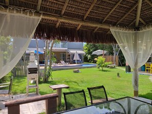 Outdoor dining - Home. Spectacular, 5 Suites, High Standard, ITACIMIRIM. CONDITION QUINTA DAS LAGOAS.  (Camaçari)