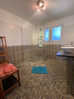 Bathtub