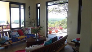 TV, peis og stereoanlegg