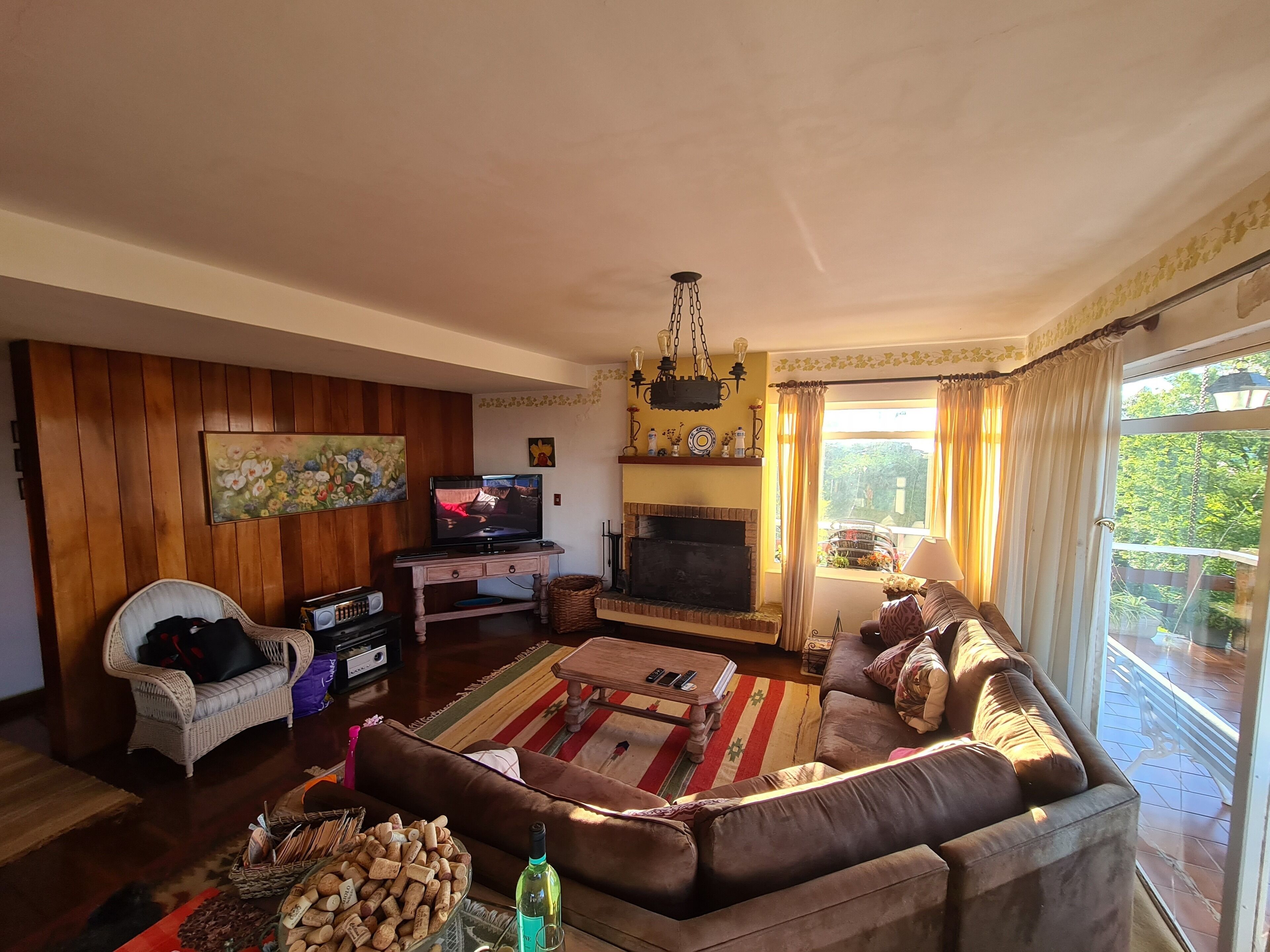 House with Wonderful Panoramic View and home service !!!