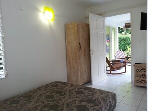 1 soverom, strykejern/-brett, reiseseng for barn og wi-fi