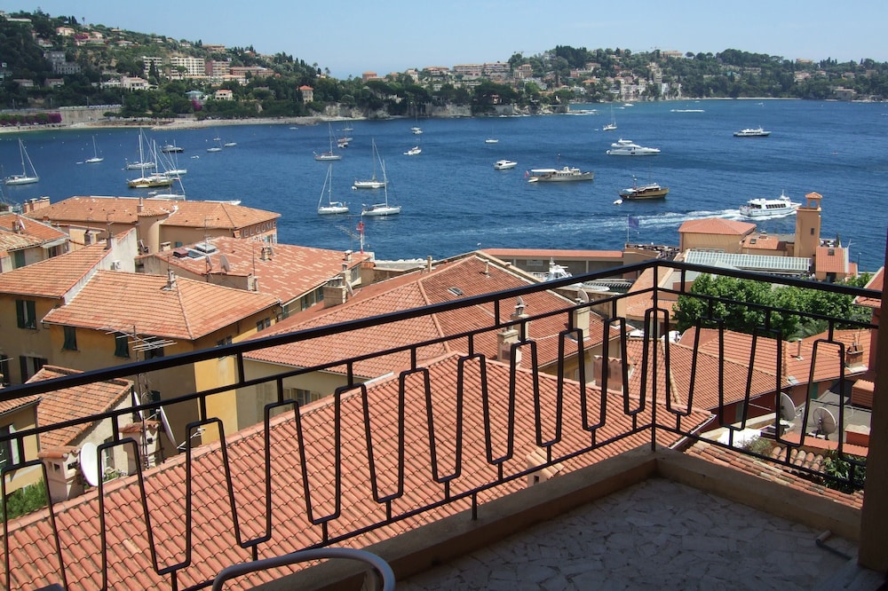 Luxury Apartment with superb sea views