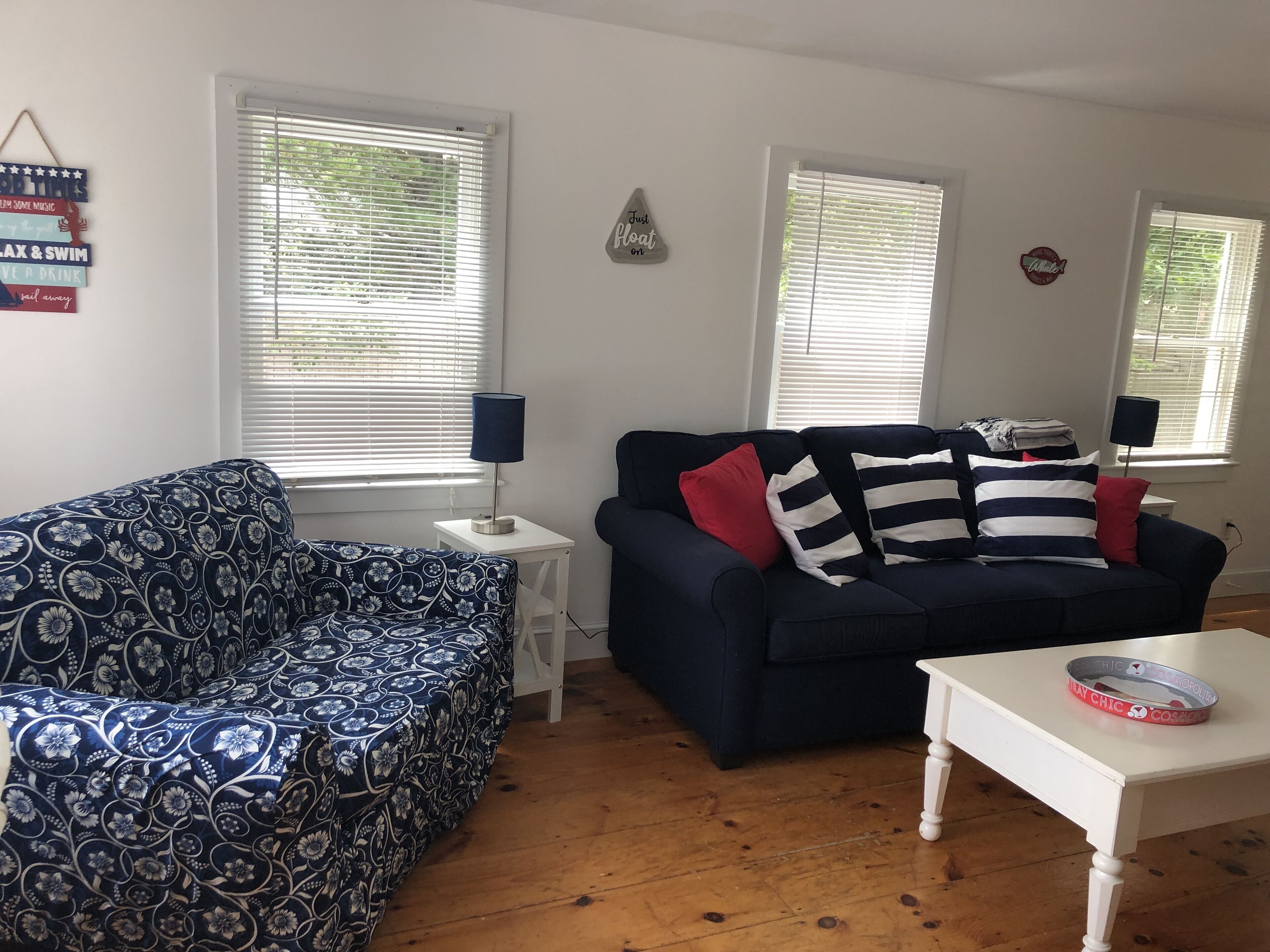 Sea views and steps to Ridgevale Beach - Airy Cottage with Modern Amenities