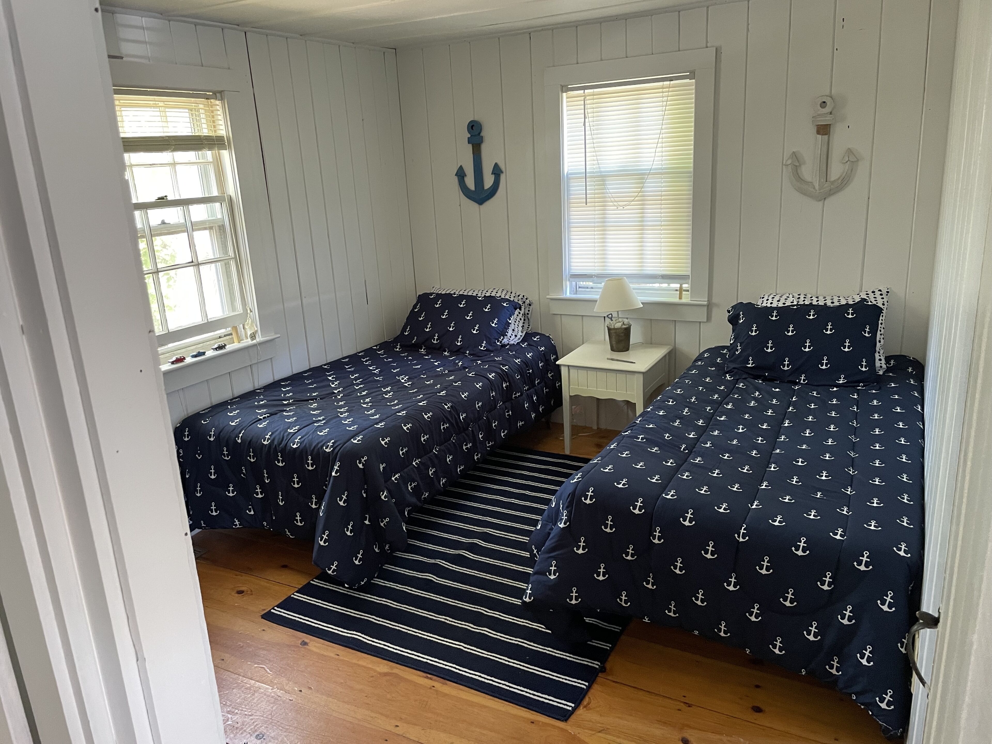 Sea views and steps to Ridgevale Beach - Airy Cottage with Modern Amenities