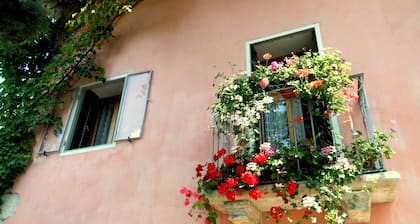 TrÚs jolie suite indépendante tous conforts, B&B en maison de charme