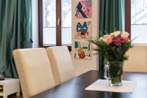 Dining - Family-friendly 3-room apartment in the middle of hip Pieschen (Dresden)